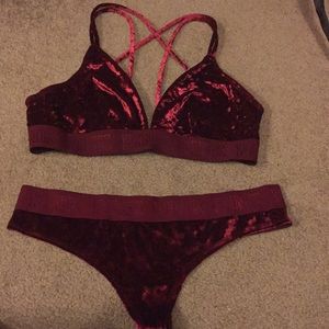 Maroon velvet set